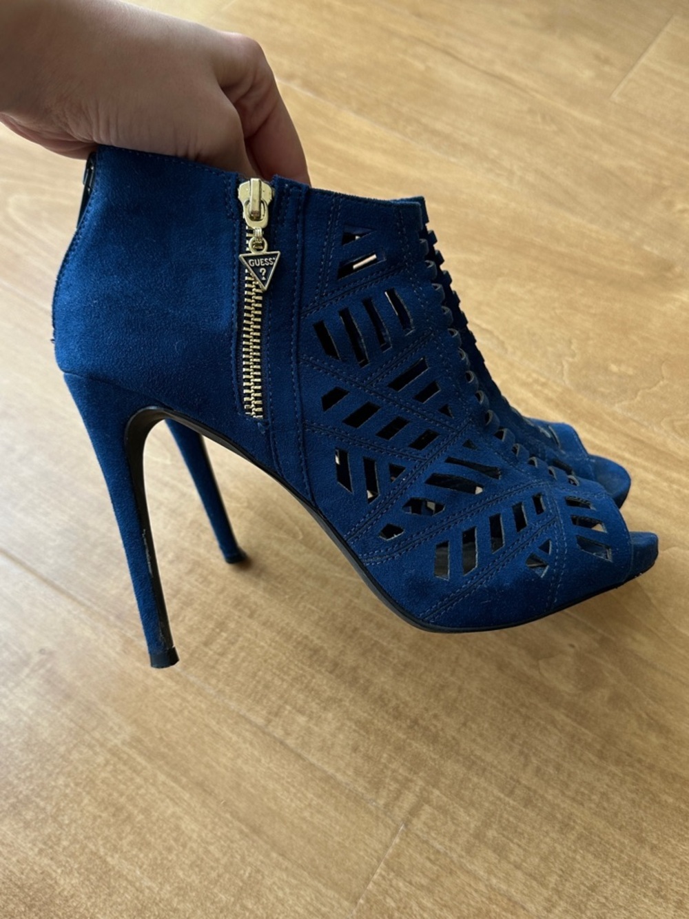 Guess Women’s Royal Blue Cutout Suede Margot Heeled Ankle Booties, Size 7M - Picture 3 of 14
